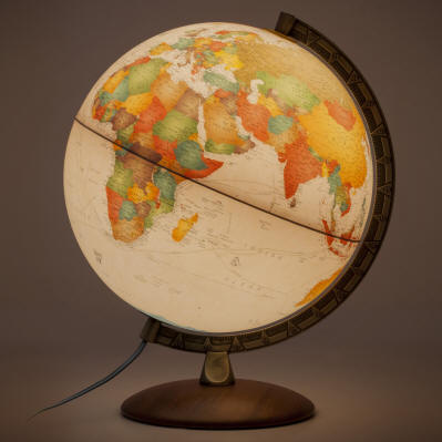 WP21102 Como Globe (illuminated 1)